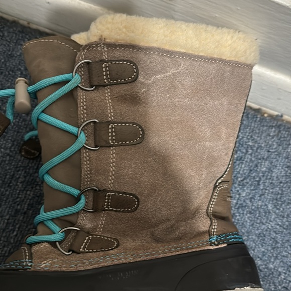 Brand new like condition used once size 4 girls snow boots - Picture 5 of 8